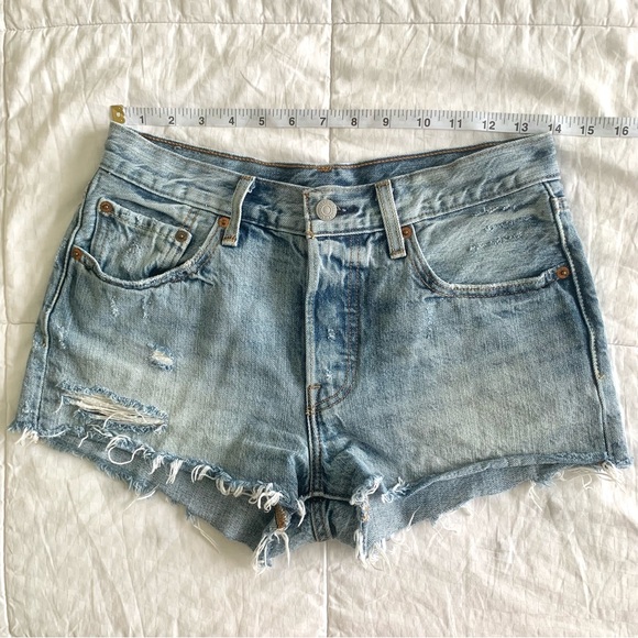 Levi’s 501 jean shorts waveline - medium wash - Picture 1 of 13